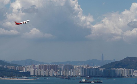 Hong Kong Airlines thoát chết trong gang tấc - Ảnh 1. Hong Kong Airlines thoát chết trong gang tấc - Ảnh 1.