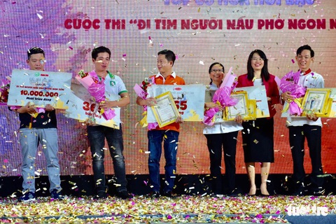 Vinh danh những người nấu phở ngon và 10 tiệm phở được yêu thích 2019 - Ảnh 10. Vinh danh những người nấu phở ngon và 10 tiệm phở được yêu thích 2019 - Ảnh 10.
