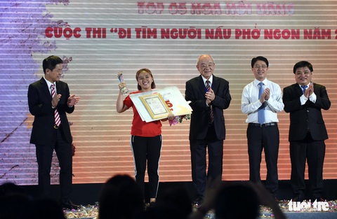 Một trong 5 Người nấu phở ngon 2019 là cô gái mới 26 tuổi - Ảnh 2. Một trong 5 Người nấu phở ngon 2019 là cô gái mới 26 tuổi - Ảnh 2.