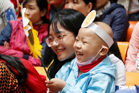 Ngày hội Hoa hướng dương ở Huế: Con ước có một bộ áo quần siêu nhân - Ảnh 2. Ngày hội Hoa hướng dương ở Huế: Con ước có một bộ áo quần siêu nhân - Ảnh 2.
