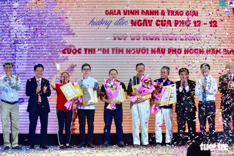 Vinh danh những người nấu phở ngon và 10 tiệm phở được yêu thích 2019 - Ảnh 8. Vinh danh những người nấu phở ngon và 10 tiệm phở được yêu thích 2019 - Ảnh 8.