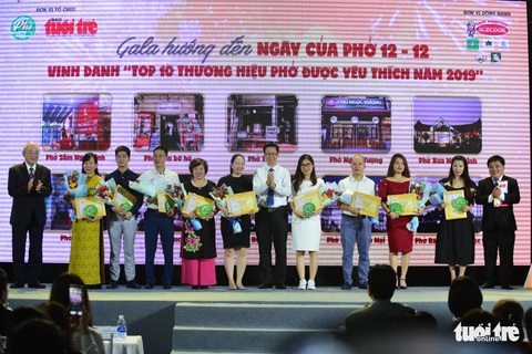 Vinh danh những người nấu phở ngon và 10 tiệm phở được yêu thích 2019 - Ảnh 1. Vinh danh những người nấu phở ngon và 10 tiệm phở được yêu thích 2019 - Ảnh 1.