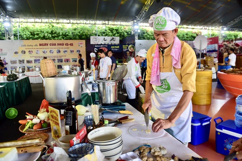 Ngày của Phở 2019: Những bếp phở đã đỏ lửa - Ảnh 3. Ngày của Phở 2019: Những bếp phở đã đỏ lửa - Ảnh 3.