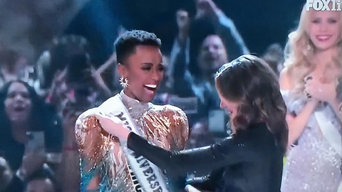 Người đẹp Nam Phi Zozibini Tunzi giành vương miện Miss Universe 2019 - Ảnh 11. Người đẹp Nam Phi Zozibini Tunzi giành vương miện Miss Universe 2019 - Ảnh 11.