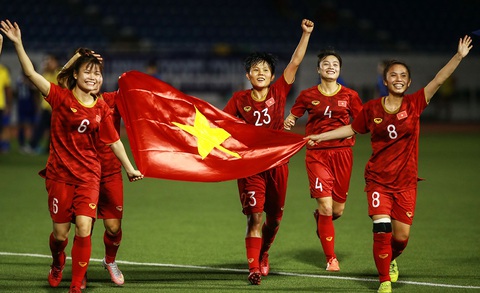 Thủ tướng: Thưởng 100 triệu đồng cho mỗi cầu thủ đội nữ Việt Nam - Ảnh 1. Thủ tướng: Thưởng 100 triệu đồng cho mỗi cầu thủ đội nữ Việt Nam - Ảnh 1.