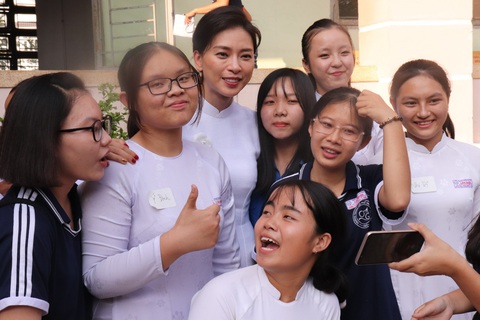 Nữ diễn viên Lana Condor: Nguồn gốc Việt là nền tảng để tôi vươn đến thành công - Ảnh 4. Nữ diễn viên Lana Condor: Nguồn gốc Việt là nền tảng để tôi vươn đến thành công - Ảnh 4.