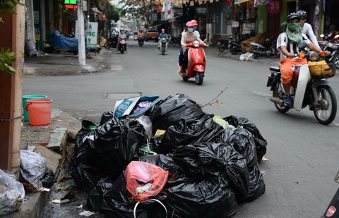 Xây dựng đô thị thông minh mà dân còn phóng uế là không chấp nhận được - Ảnh 2. Xây dựng đô thị thông minh mà dân còn phóng uế là không chấp nhận được - Ảnh 2.