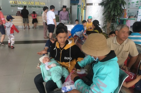 Trời lạnh khiến cúm, bệnh hô hấp ở trẻ em tăng mạnh - Ảnh 1. Trời lạnh khiến cúm, bệnh hô hấp ở trẻ em tăng mạnh - Ảnh 1.