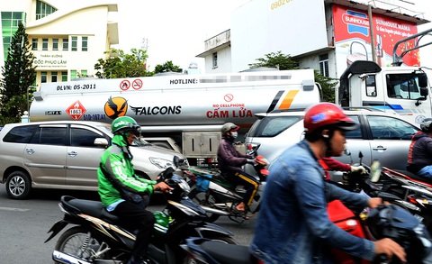 Vốn ngoại làm thị trường xăng dầu thêm sôi động - Ảnh 1. Vốn ngoại làm thị trường xăng dầu thêm sôi động - Ảnh 1.