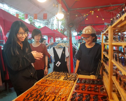 Quảng bá thuơng hiệu tại chợ phiên Tết - Ảnh 5. Quảng bá thuơng hiệu tại chợ phiên Tết - Ảnh 5.