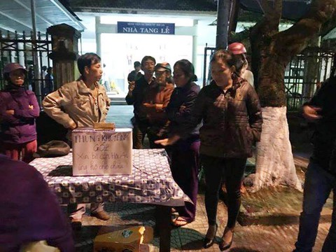Người thân vụ ôtô rơi sông Hoài: Người Hội An chu đáo như máu mủ ruột rà - Ảnh 2. Người thân vụ ôtô rơi sông Hoài: Người Hội An chu đáo như máu mủ ruột rà - Ảnh 2.
