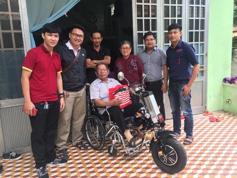 ĐH Duy Tân chế tạo xe lăn điện cho người khuyết tật Đà Nẵng - Ảnh 3. ĐH Duy Tân chế tạo xe lăn điện cho người khuyết tật Đà Nẵng - Ảnh 3.