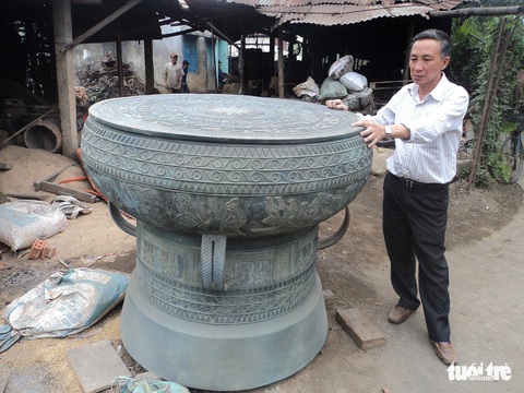Ngôi làng chuyên làm đồ đồng chưng cúng nổi tiếng nhất Điện Bàn - Ảnh 7. Ngôi làng chuyên làm đồ đồng chưng cúng nổi tiếng nhất Điện Bàn - Ảnh 7.