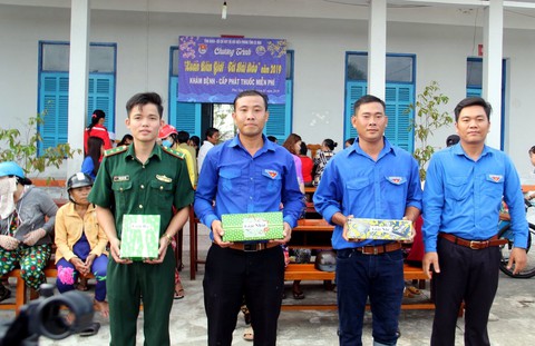 Khí Cà Mau phối hợp tổ chức chương trình Xuân Biên giới – Tết Hải đảo - Ảnh 3. Khí Cà Mau phối hợp tổ chức chương trình Xuân Biên giới – Tết Hải đảo - Ảnh 3.