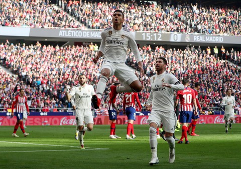 Thắng thuyết phục Atletico, Real Madrid vươn lên nhì bảng - Ảnh 2. Thắng thuyết phục Atletico, Real Madrid vươn lên nhì bảng - Ảnh 2.