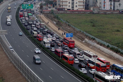 Ngõ về Hà Nội kẹt cứng, ngõ ra thong dong - Ảnh 4. Ngõ về Hà Nội kẹt cứng, ngõ ra thong dong - Ảnh 4.