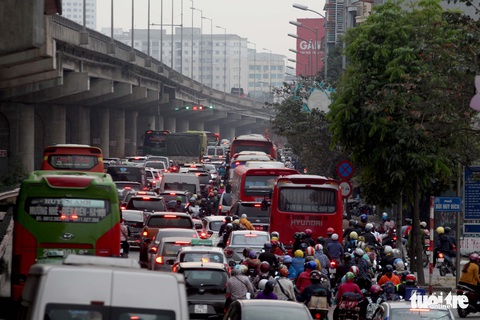Ngõ về Hà Nội kẹt cứng, ngõ ra thong dong - Ảnh 9. Ngõ về Hà Nội kẹt cứng, ngõ ra thong dong - Ảnh 9.