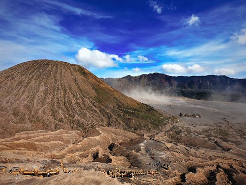 Thưởng thức đặc sản cát bụi ở núi lửa Bromo - Ảnh 3. Thưởng thức đặc sản cát bụi ở núi lửa Bromo - Ảnh 3.