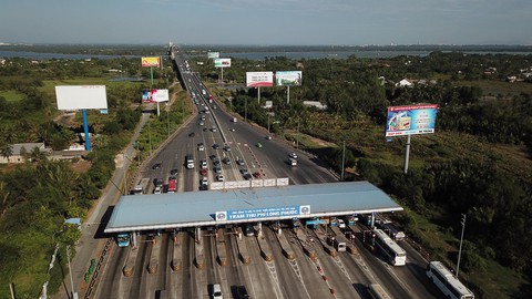 Đề xuất bán thêm vé thủ công thay vì xả trạm khi ùn tắc cao tốc dịp tết - Ảnh 1. Đề xuất bán thêm vé thủ công thay vì xả trạm khi ùn tắc cao tốc dịp tết - Ảnh 1.