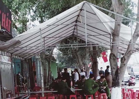 Bắt cán bộ ngân hàng nghi ngáo đá chém chết bố trong đêm - Ảnh 1. Bắt cán bộ ngân hàng nghi ngáo đá chém chết bố trong đêm - Ảnh 1.