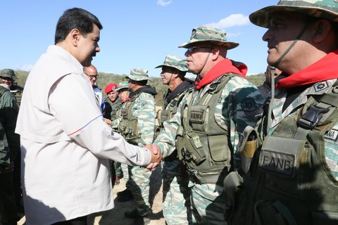 Ông Maduro khởi động cuộc tập trận lớn nhất lịch sử Venezuela - Ảnh 2. Ông Maduro khởi động cuộc tập trận lớn nhất lịch sử Venezuela - Ảnh 2.