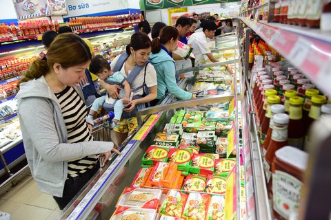 Siêu thị đạt doanh số 1.000 tỉ /tuần dịp tết, hoa tươi chợ sỉ thoát ế - Ảnh 1. Siêu thị đạt doanh số 1.000 tỉ /tuần dịp tết, hoa tươi chợ sỉ thoát ế - Ảnh 1.