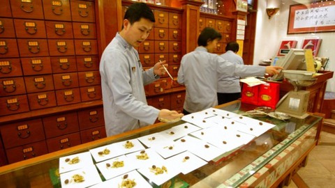 Hiệu thuốc nổi tiếng Trung Quốc bị phạt nặng vì bán mật ong quá đát - Ảnh 2. Hiệu thuốc nổi tiếng Trung Quốc bị phạt nặng vì bán mật ong quá đát - Ảnh 2.