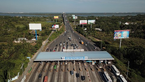 Gần đến hạn chót, thu phí không dừng vẫn ì ạch, dang dở - Ảnh 1. Gần đến hạn chót, thu phí không dừng vẫn ì ạch, dang dở - Ảnh 1.