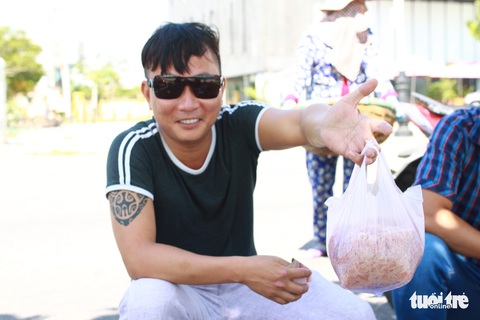 Ngư dân Đà Nẵng trúng đậm mùa ruốc đầu năm - Ảnh 6. Ngư dân Đà Nẵng trúng đậm mùa ruốc đầu năm - Ảnh 6.