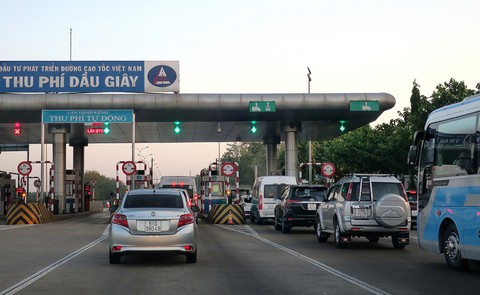 Gần đến hạn chót, thu phí không dừng vẫn ì ạch, dang dở - Ảnh 2. Gần đến hạn chót, thu phí không dừng vẫn ì ạch, dang dở - Ảnh 2.