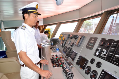 Tàu cao tốc chạy tuyến Vũng Tàu - Côn Đảo chỉ hơn 3 tiếng đồng hồ - Ảnh 3. Tàu cao tốc chạy tuyến Vũng Tàu - Côn Đảo chỉ hơn 3 tiếng đồng hồ - Ảnh 3.
