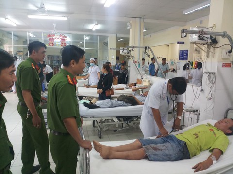 Kiểm tra ma túy tài xế vụ lật xe khách ở Khánh Hòa - Ảnh 1. Kiểm tra ma túy tài xế vụ lật xe khách ở Khánh Hòa - Ảnh 1.
