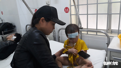 Vụ lật xe khách ở Khánh Hòa: Gãy xương sườn nhưng tôi tìm vợ trước tiên - Ảnh 3. Vụ lật xe khách ở Khánh Hòa: Gãy xương sườn nhưng tôi tìm vợ trước tiên - Ảnh 3.