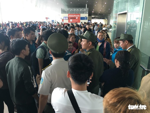 Chuyến bay 9 giờ tối, 9 giờ sáng chưa bay - Ảnh 4. Chuyến bay 9 giờ tối, 9 giờ sáng chưa bay - Ảnh 4.