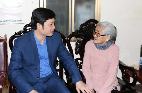 40 năm cuộc chiến vệ quốc 1979: dâng hương, tri ân liệt sĩ Lê Đình Chinh - Ảnh 3. 40 năm cuộc chiến vệ quốc 1979: dâng hương, tri ân liệt sĩ Lê Đình Chinh - Ảnh 3.