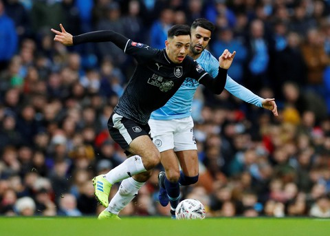 HLV Guardiola tiếc nuối vì để Mahrez dự bị - Ảnh 1. HLV Guardiola tiếc nuối vì để Mahrez dự bị - Ảnh 1.