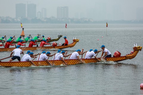 30 đội tham dự lễ hội Bơi chải thuyền rồng mở rộng 2019 - Ảnh 5. 30 đội tham dự lễ hội Bơi chải thuyền rồng mở rộng 2019 - Ảnh 5.