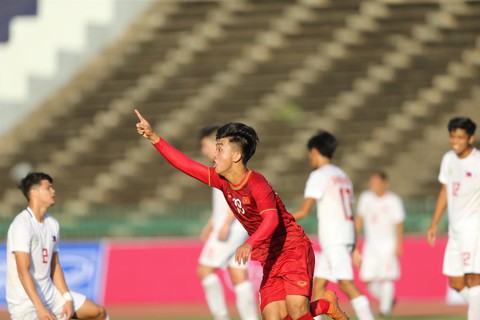 U22 Việt Nam ngược dòng đá bại Philippines 2-1 trận ra quân - Ảnh 1. U22 Việt Nam ngược dòng đá bại Philippines 2-1 trận ra quân - Ảnh 1.