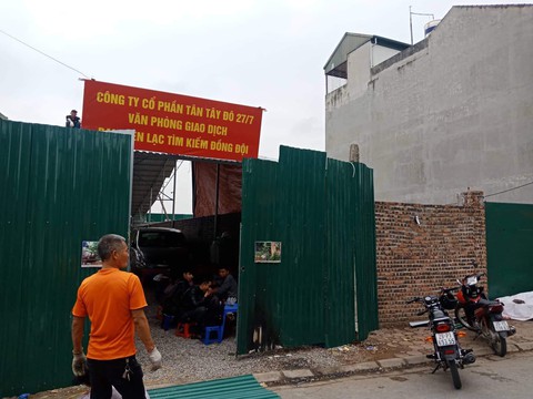 Chủ tịch Hà Nội chỉ đạo làm rõ vụ tự phá nhà dân để mở đường - Ảnh 1. Chủ tịch Hà Nội chỉ đạo làm rõ vụ tự phá nhà dân để mở đường - Ảnh 1.
