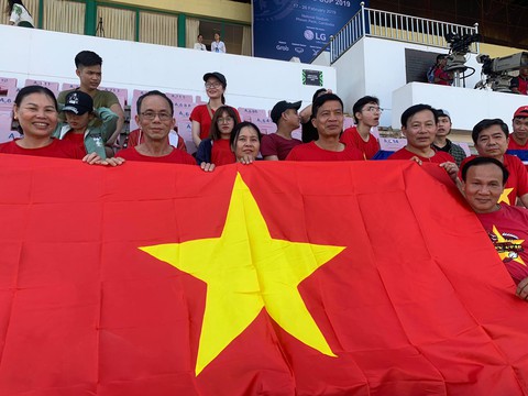 HLV Nguyễn Quốc Tuấn: Thắng Philippines, nhưng tôi lo lắng với phòng ngự - Ảnh 4. HLV Nguyễn Quốc Tuấn: Thắng Philippines, nhưng tôi lo lắng với phòng ngự - Ảnh 4.