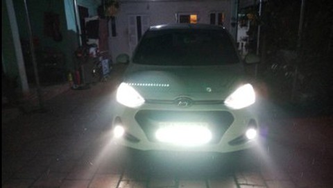 Cần mạnh tay xử xe gắn đèn Led - Ảnh 1. Cần mạnh tay xử xe gắn đèn Led - Ảnh 1.