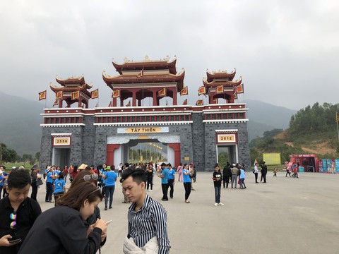 Tịch thu hàng chục ký thuốc nam tại khu di tích Tây Thiên - Ảnh 2. Tịch thu hàng chục ký thuốc nam tại khu di tích Tây Thiên - Ảnh 2.