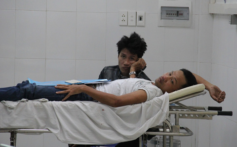 Khách Hàn Quốc gặp nạn ở hầm Hải Vân: Đưa 19 người đi kiểm tra - Ảnh 3. Khách Hàn Quốc gặp nạn ở hầm Hải Vân: Đưa 19 người đi kiểm tra - Ảnh 3.