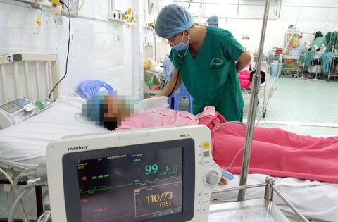 Mổ cấp cứu giữa đêm, truyền 19 đơn vị máu cứu sản phụ hôn mê - Ảnh 1. Mổ cấp cứu giữa đêm, truyền 19 đơn vị máu cứu sản phụ hôn mê - Ảnh 1.
