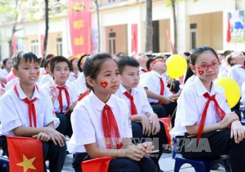 Hà Nội tuyển học sinh lớp 6 chương trình song bằng - Ảnh 1. Hà Nội tuyển học sinh lớp 6 chương trình song bằng - Ảnh 1.