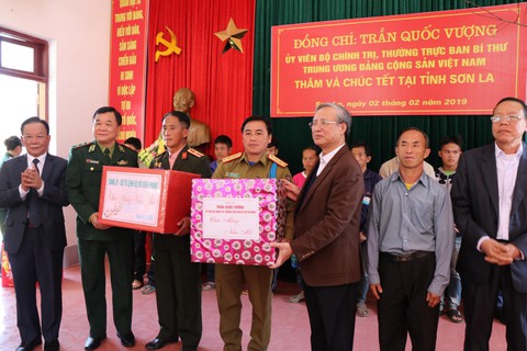 Nơi nào khó khăn, ở đó có cán bộ chiến sĩ biên phòng - Ảnh 1. Nơi nào khó khăn, ở đó có cán bộ chiến sĩ biên phòng - Ảnh 1.