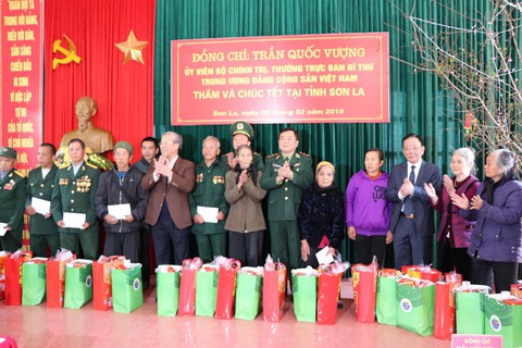 Nơi nào khó khăn, ở đó có cán bộ chiến sĩ biên phòng - Ảnh 2. Nơi nào khó khăn, ở đó có cán bộ chiến sĩ biên phòng - Ảnh 2.