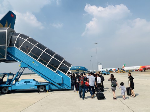 Hàng không sẽ bay 4.700 chuyến dịp lễ 30-4 và 1-5 - Ảnh 1. Hàng không sẽ bay 4.700 chuyến dịp lễ 30-4 và 1-5 - Ảnh 1.