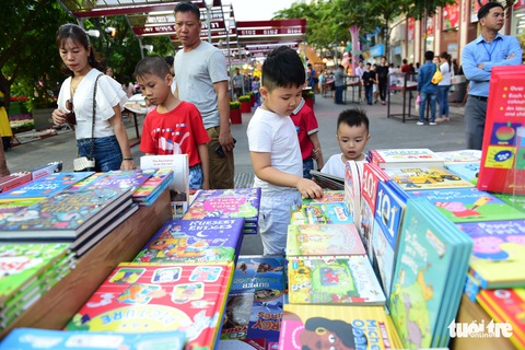 Khai mạc lễ hội đường sách Tết Kỷ Hợi 2019 - Ảnh 12. Khai mạc lễ hội đường sách Tết Kỷ Hợi 2019 - Ảnh 12.