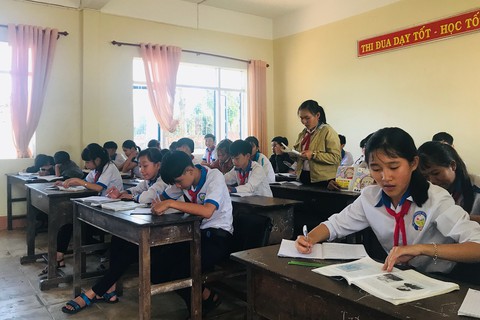 Khi nhà trường huy động tiền bằng mọi giá - Ảnh 1. Khi nhà trường huy động tiền bằng mọi giá - Ảnh 1.